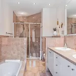 Alzaro 1 بالم مار